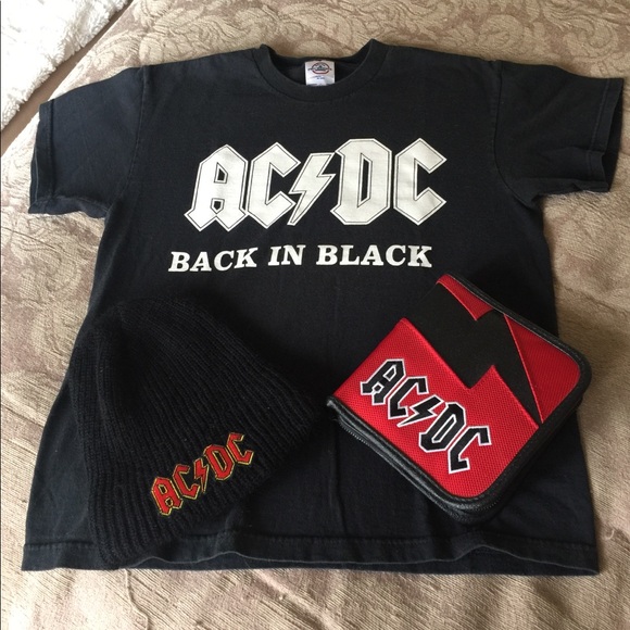 Vintage AC/DC Bundle tshirt, toque, cd holder - Picture 2 of 5